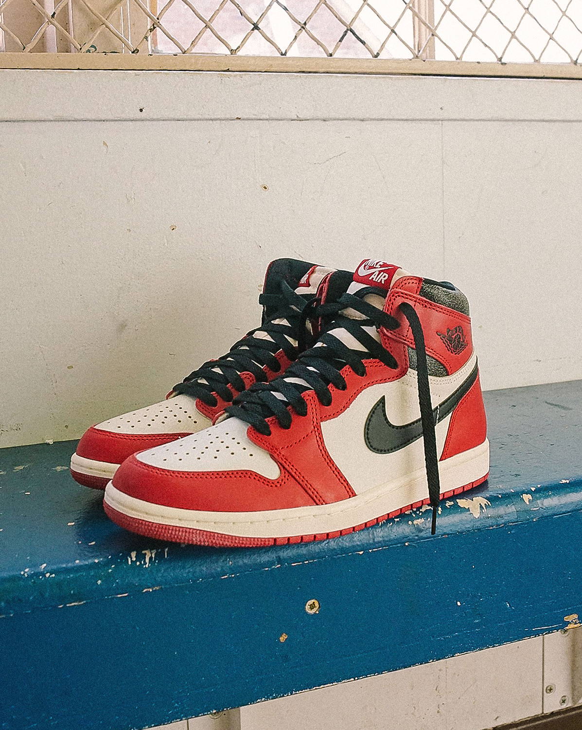 Air Jordan 1 Retro High OG "Chicago Lost And Found"